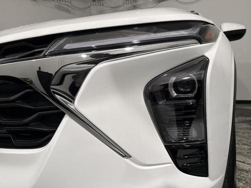 Summit White 2025 Chevrolet Trax LT