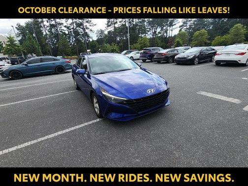 2023 Hyundai ELANTRA SE