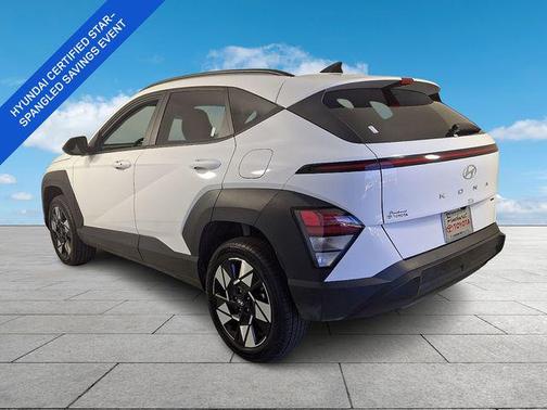 Atlas White 2025 Hyundai KONA SEL