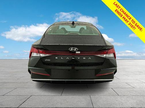 Abyss Black 2025 Hyundai ELANTRA SEL