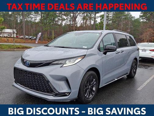 2025 Toyota Sienna XSE 7 Passenger