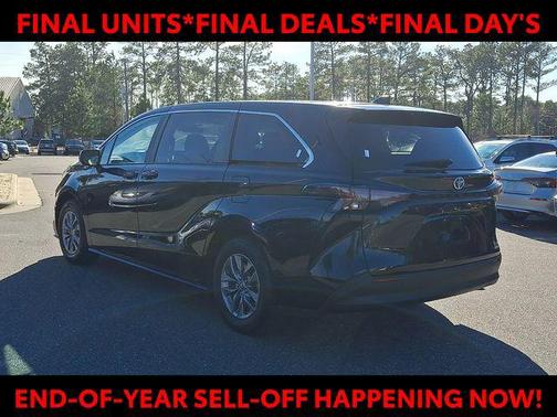 2024 Toyota Sienna LE