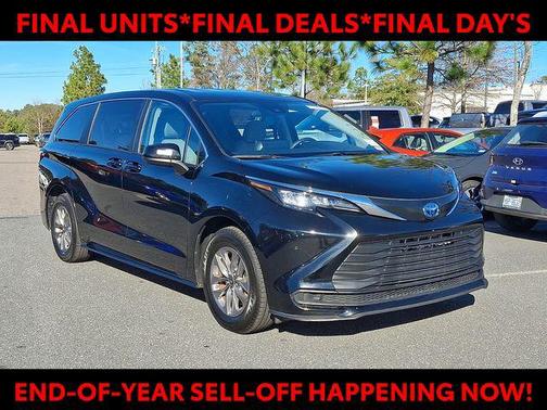 2024 Toyota Sienna LE