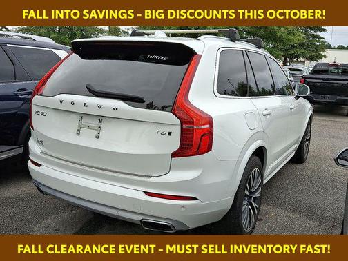 2021 Volvo XC90 T6 Momentum
