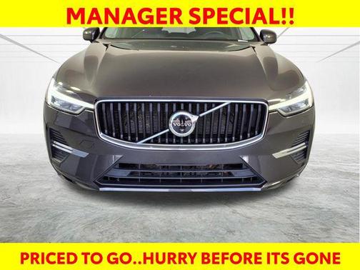 2022 Volvo XC60 B5 Momentum