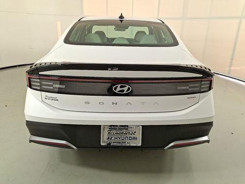2026 Hyundai SONATA Hybrid Base