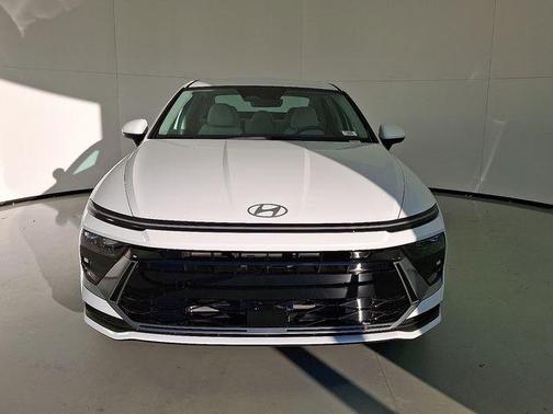 2026 Hyundai SONATA Hybrid Base