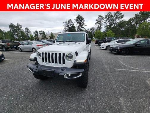 Bright White Clearcoat 2018 Jeep Wrangler Unlimited Sahara