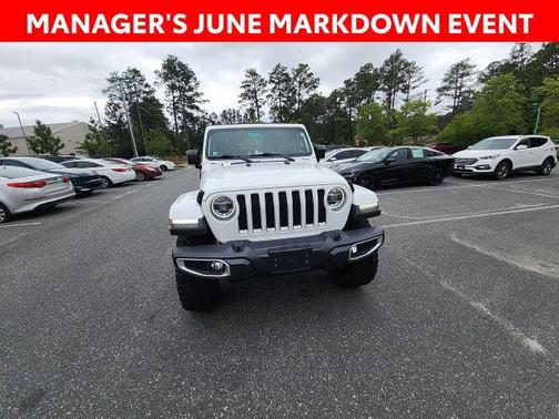 Bright White Clearcoat 2018 Jeep Wrangler Unlimited Sahara
