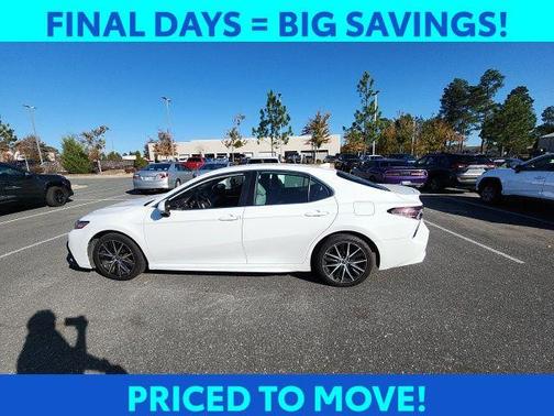 2024 Toyota Camry SE