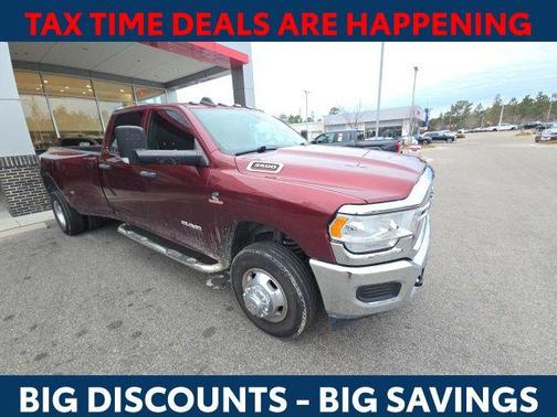 2021 RAM 3500 Tradesman Crew Cab 4x4 8' Box