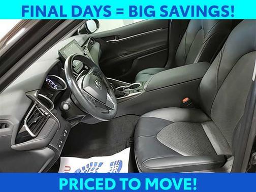 2022 Toyota Camry Hybrid XLE