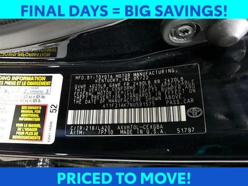 2022 Toyota Camry Hybrid XLE