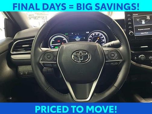 2022 Toyota Camry Hybrid XLE