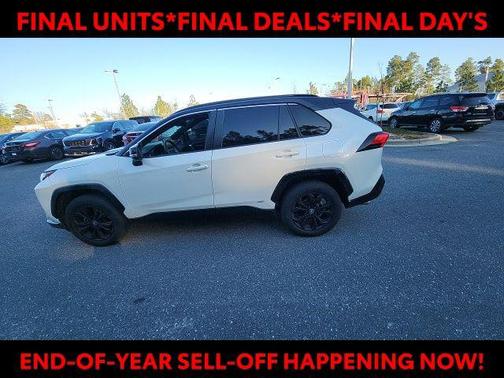 2022 Toyota RAV4 Hybrid SE