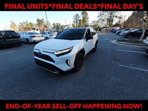 2022 Toyota RAV4 Hybrid SE