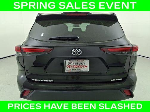 Midnight Black Metallic 2024 Toyota Highlander LE