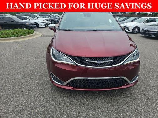Velvet Red Pearlcoat 2018 Chrysler Pacifica Limited