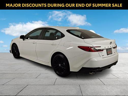 Ice Cap 2025 Toyota Camry SE