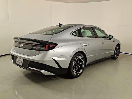 2026 Hyundai SONATA SEL