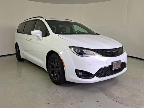 2019 Chrysler Pacifica Touring-L Plus