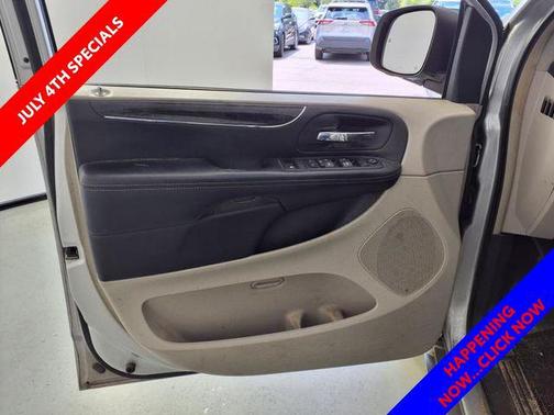 2011 Chrysler Town & Country Touring