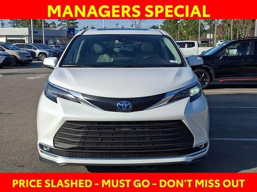 2024 Toyota Sienna XLE