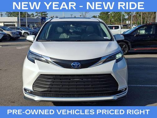 2024 Toyota Sienna XLE