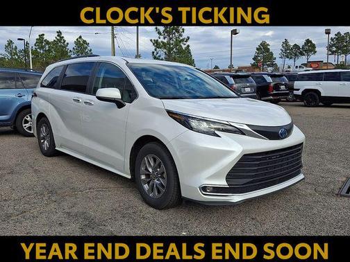 2024 Toyota Sienna XLE