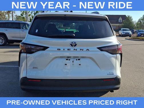 2024 Toyota Sienna XLE