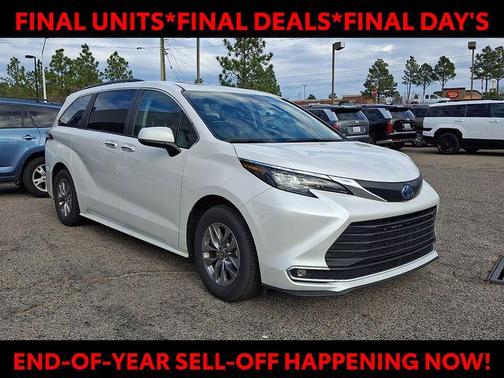 2024 Toyota Sienna XLE