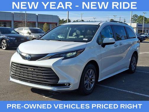 2024 Toyota Sienna XLE
