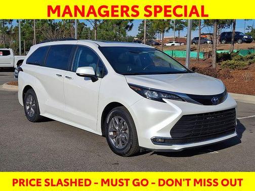 2024 Toyota Sienna XLE