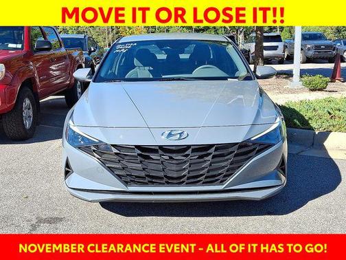 2023 Hyundai ELANTRA SEL