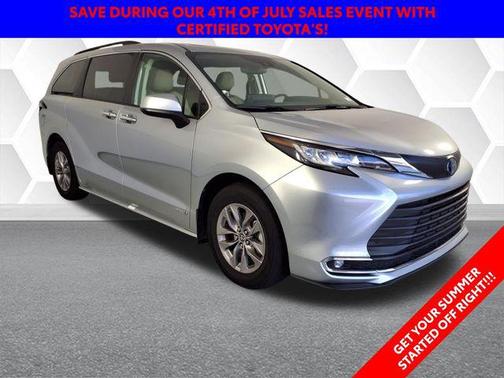 2021 Toyota Sienna XLE 8 Passenger