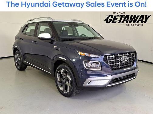 2026 Hyundai VENUE SEL w/Two-Tone Roof