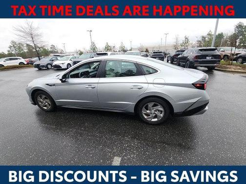 2025 Hyundai SONATA SE