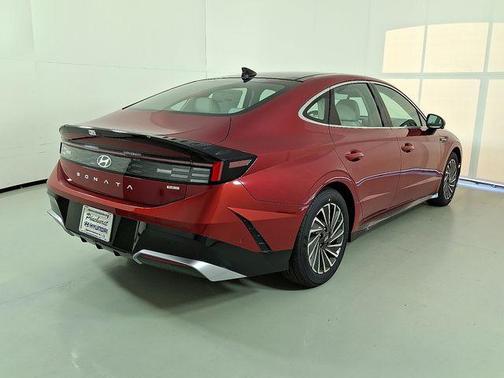 2026 Hyundai SONATA Hybrid Limited