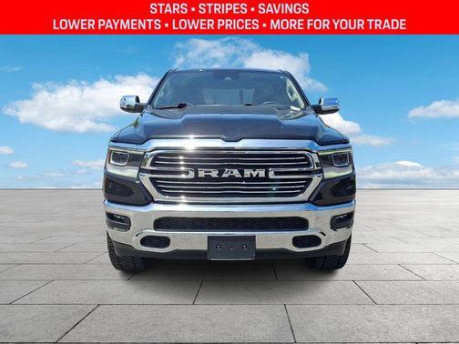 Diamond Black Crystal Pearlcoat 2021 RAM 1500 Laramie