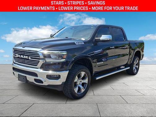 Diamond Black Crystal Pearlcoat 2021 RAM 1500 Laramie