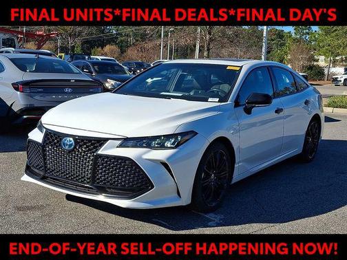 2022 Toyota Avalon Hybrid XSE