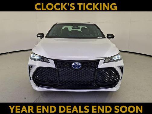 2022 Toyota Avalon Hybrid XSE