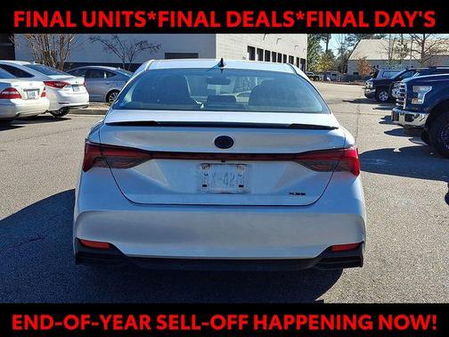 2022 Toyota Avalon Hybrid XSE