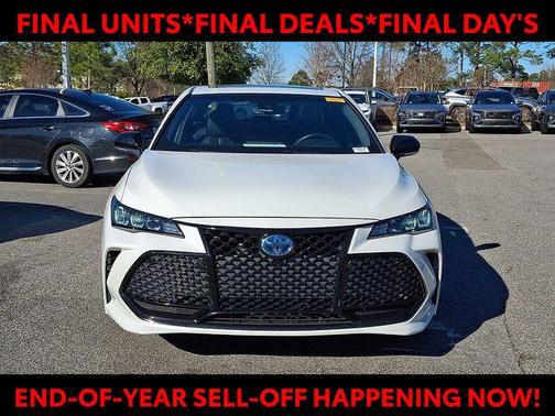 2022 Toyota Avalon Hybrid XSE