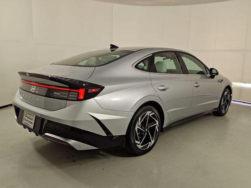 2026 Hyundai SONATA SEL