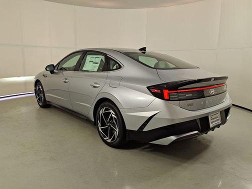 2026 Hyundai SONATA SEL