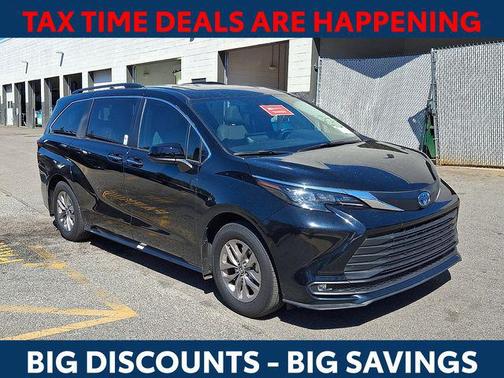 2025 Toyota Sienna XLE