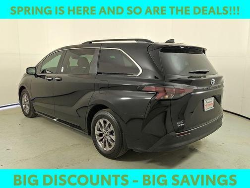 2025 Toyota Sienna XLE