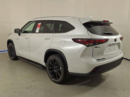 2026 Toyota Highlander Hybrid XLE