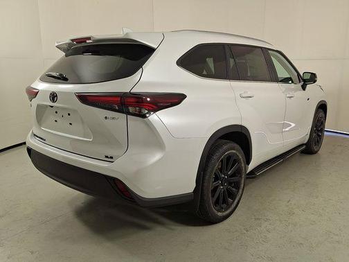 2026 Toyota Highlander Hybrid XLE